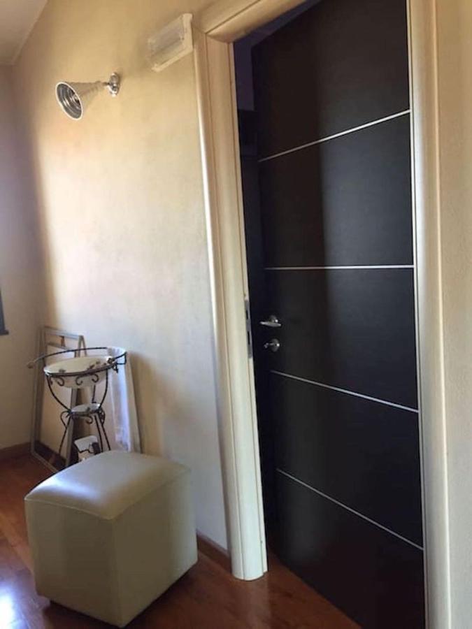Alex Room Airport Elmas 외부 사진